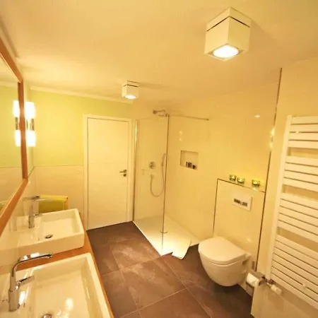 Ferienwohnung Sola Bona Mit Meerblick In 아파트 *